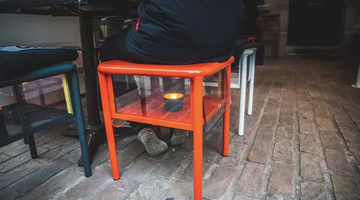 Creatief met terrasverwarming: verwarmde stoelen bij de Belleman